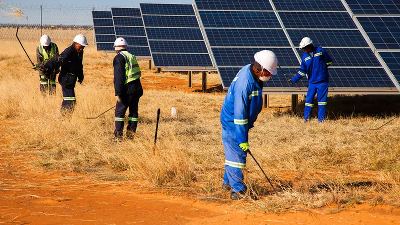 PV Droogfontein Solar Power Kimberley ZA 2015 GIZ Glenn Mc Creath 004