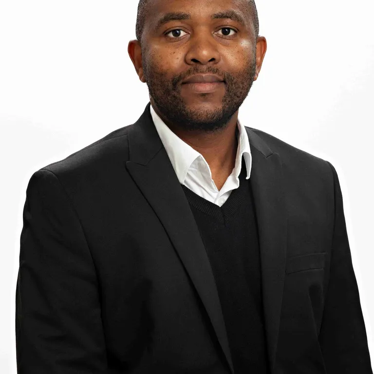 Lulamile Makaula