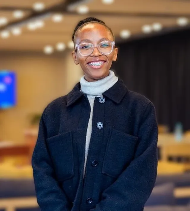Nangamso Mhlontlo
